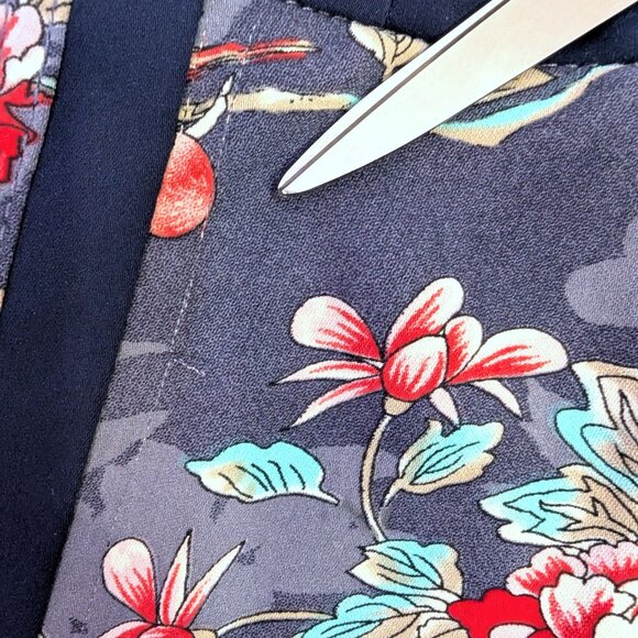 Elevenses | Anthropologie Floral Bird Tapered Tuxedo Ankle Trouser Pants | 6 - Picture 13 of 14